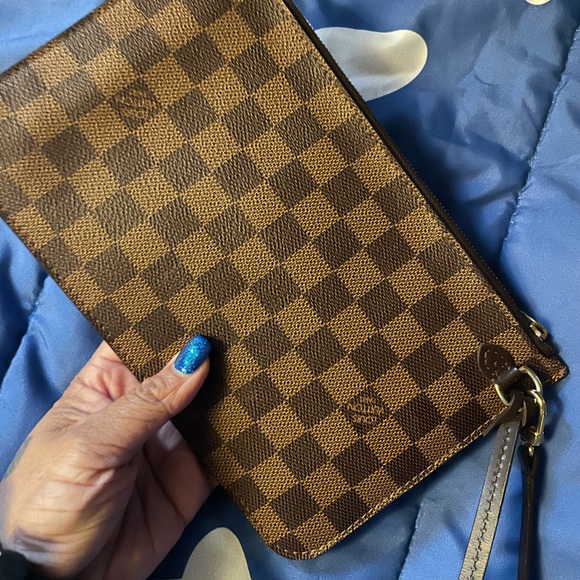 Louis Vuitton Damier neverfull pouch wristlet - Picture 4 of 9
